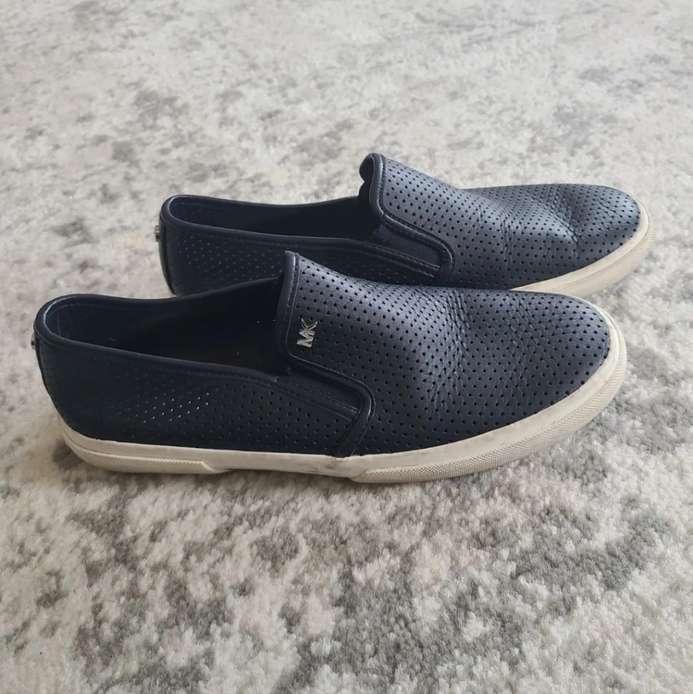 Dark navy blue Michael Kors shoes EUC